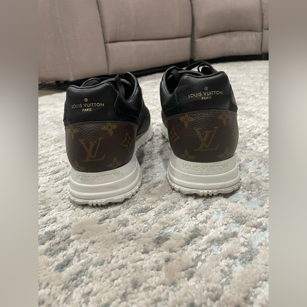 LOUIS VUITTON 
Monogram Mens Run Away Sneaker 1A80PV Black - Picture 5 of 16